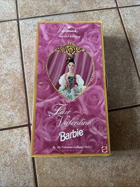 Be My Valentine Collector Series - Fair Valentine Barbie
